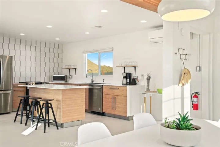 59228 Applegate Way, Landers, California 92285