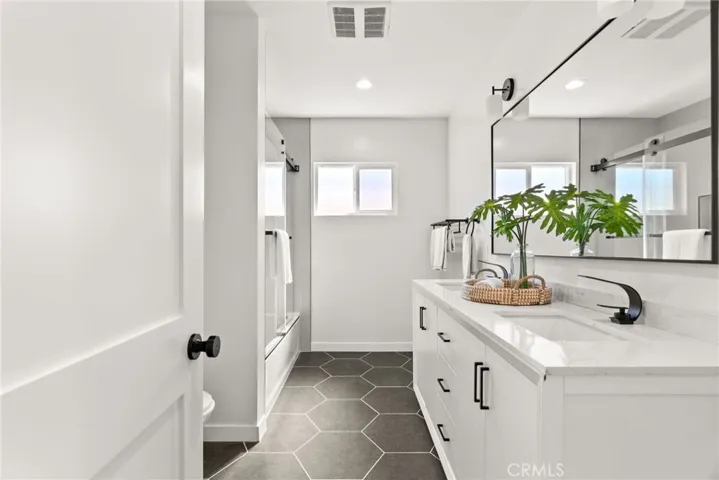 12301 Ramona Avenue, Hawthorne, California 90250