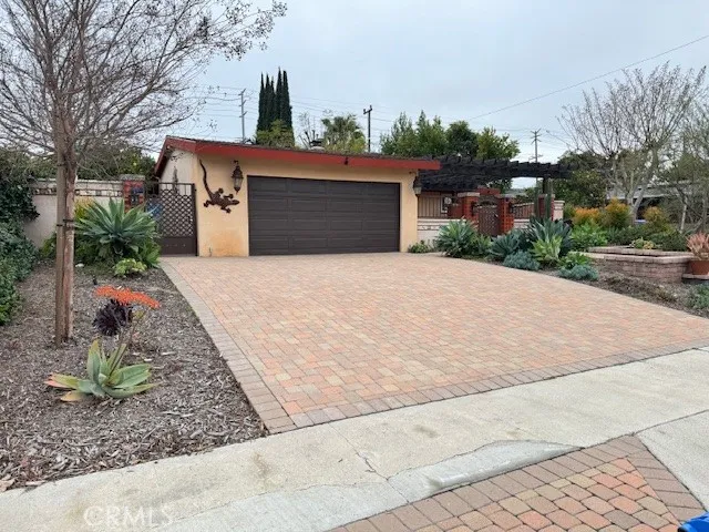 880 Dennis Avenue, Simi Valley, California 93065
