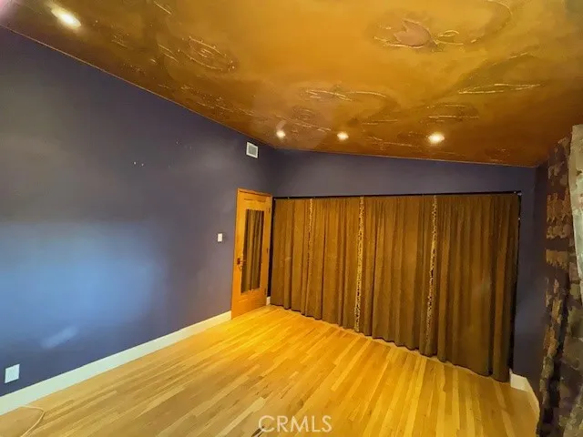 880 Dennis Avenue, Simi Valley, California 93065