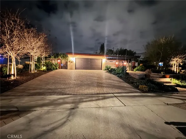 880 Dennis Avenue, Simi Valley, California 93065
