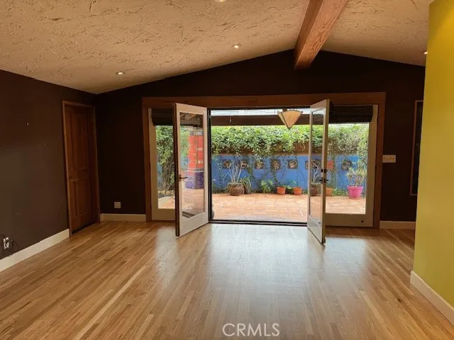 880 Dennis Avenue, Simi Valley, California 93065