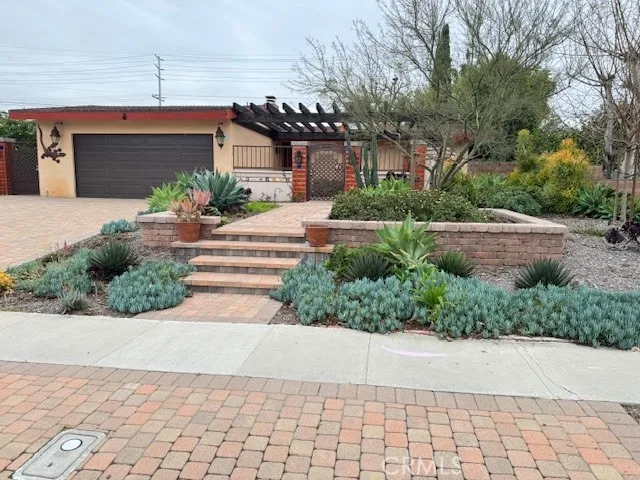 880 Dennis Avenue, Simi Valley, California 93065