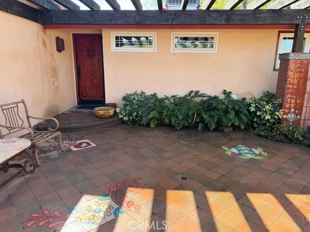 880 Dennis Avenue, Simi Valley, California 93065