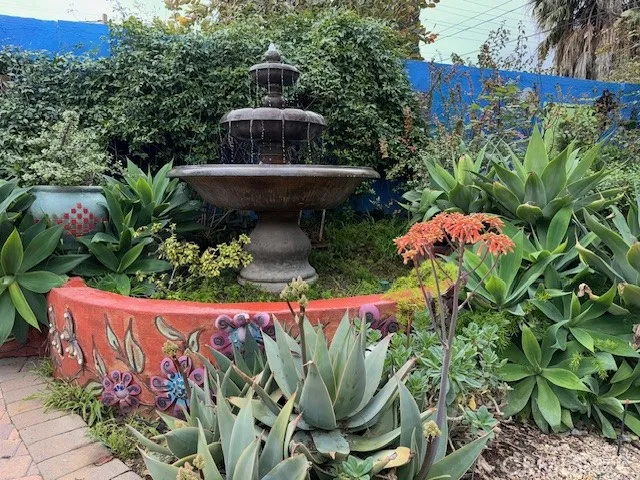 880 Dennis Avenue, Simi Valley, California 93065