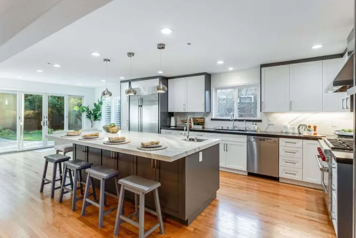 735 Sleeper Avenue, Mountain View, California 94040
