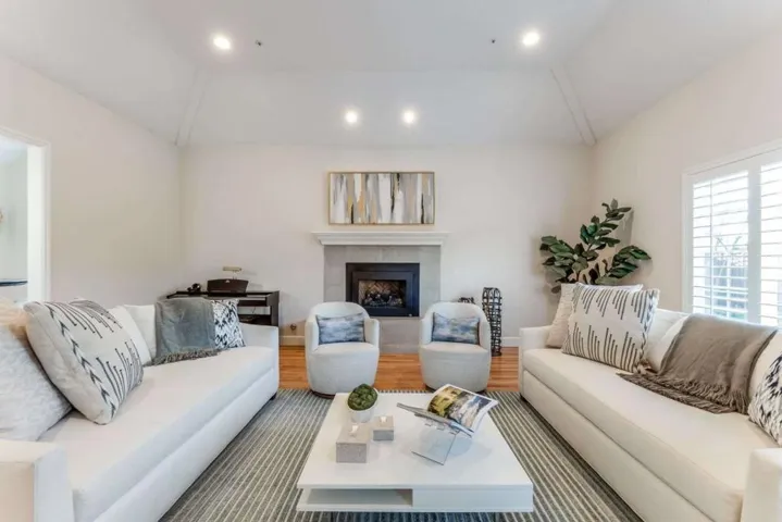 735 Sleeper Avenue, Mountain View, California 94040