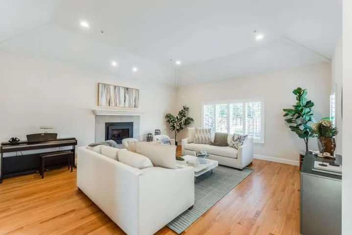 735 Sleeper Avenue, Mountain View, California 94040