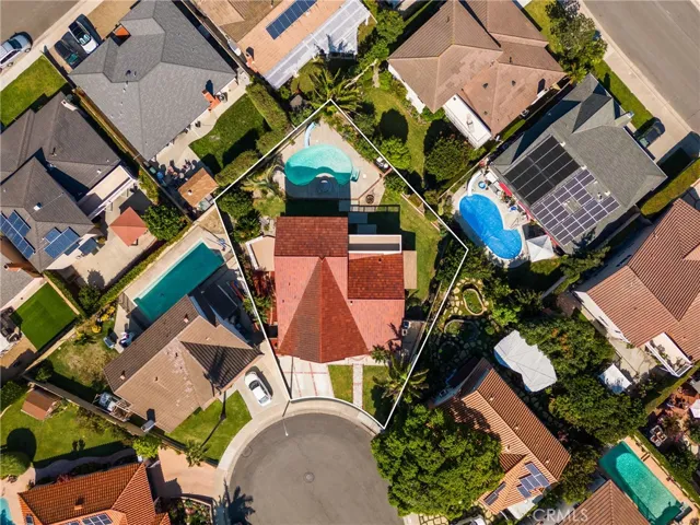 LARGE pie shaped cul-de-sac lot at nearly 9,000 square feet!
