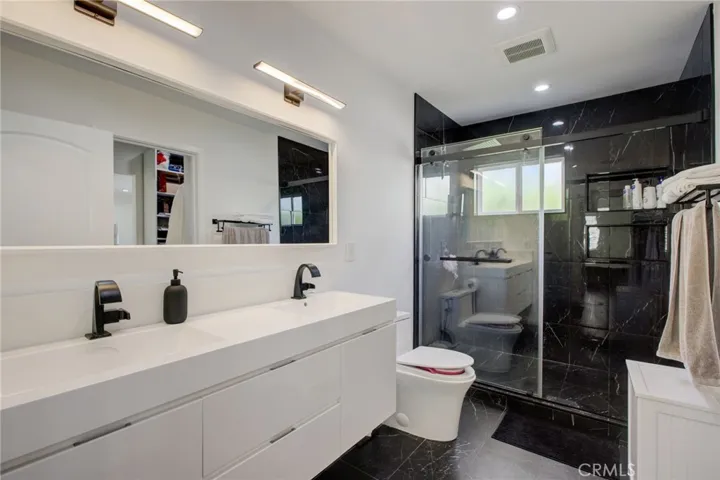 6212 Cleon Avenue, North Hollywood, California 91606