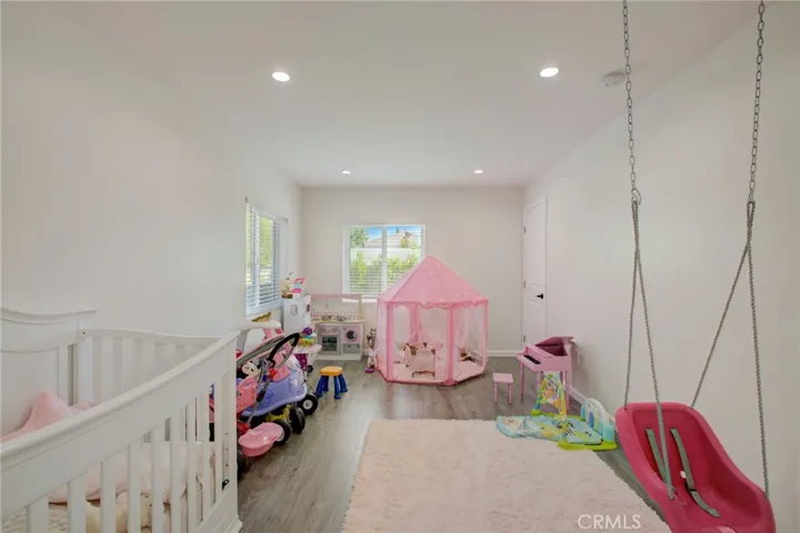 6212 Cleon Avenue, North Hollywood, California 91606