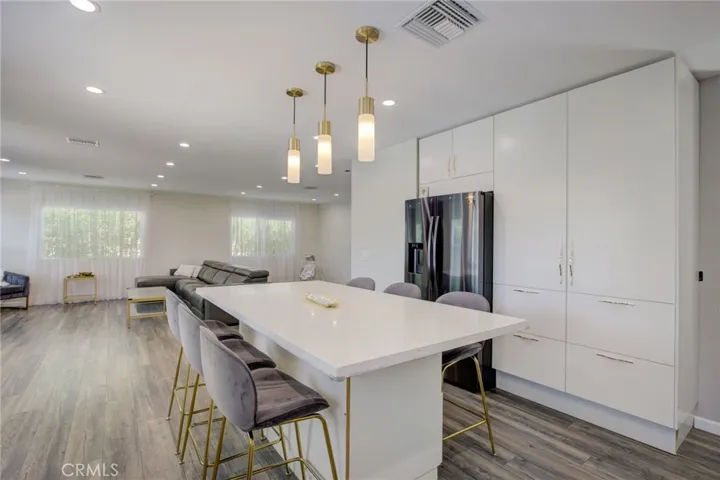 6212 Cleon Avenue, North Hollywood, California 91606