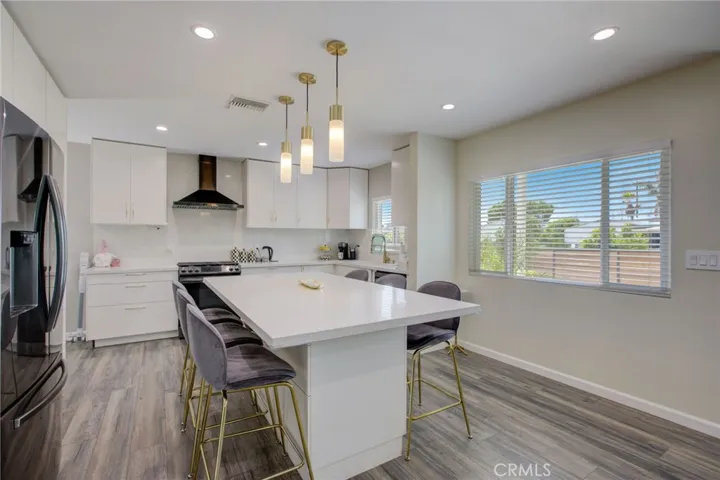 6212 Cleon Avenue, North Hollywood, California 91606