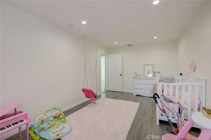 6212 Cleon Avenue, North Hollywood, California 91606