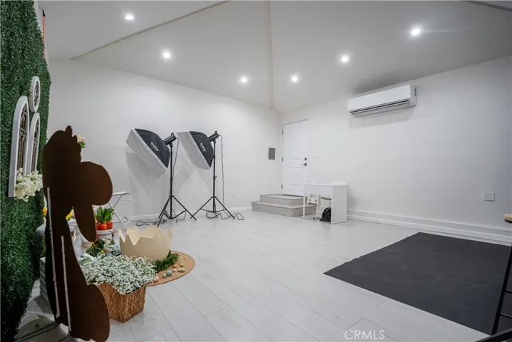 6212 Cleon Avenue, North Hollywood, California 91606
