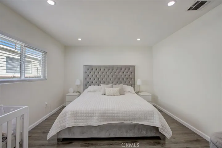 6212 Cleon Avenue, North Hollywood, California 91606