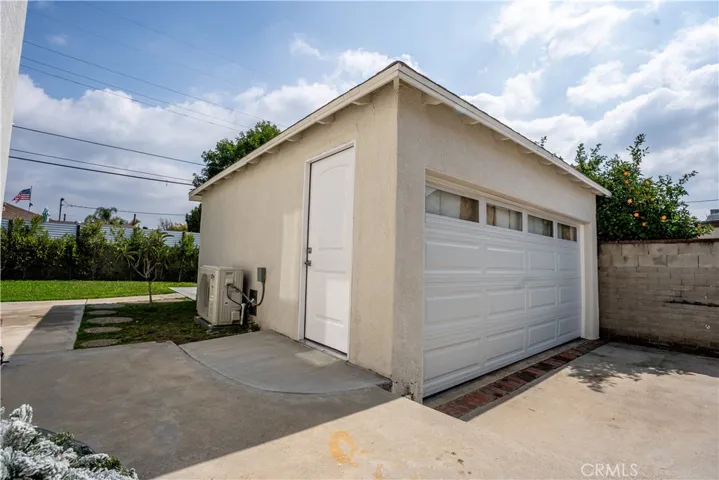 6212 Cleon Avenue, North Hollywood, California 91606