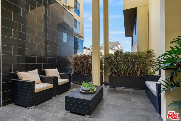 600 S Ridgeley Drive Ph9, Los Angeles, California 90036