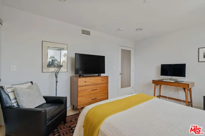 600 S Ridgeley Drive Ph9, Los Angeles, California 90036