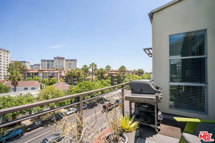 600 S Ridgeley Drive Ph9, Los Angeles, California 90036