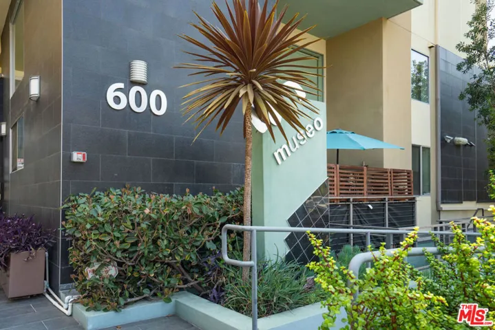 600 S Ridgeley Drive Ph9, Los Angeles, California 90036