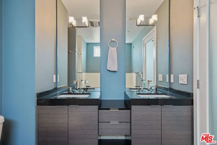 600 S Ridgeley Drive Ph9, Los Angeles, California 90036
