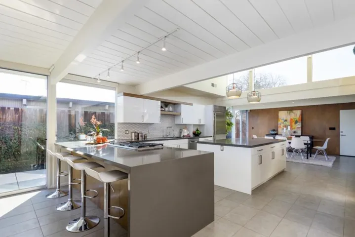 3805 Carlson Circle, Palo Alto, California 94306