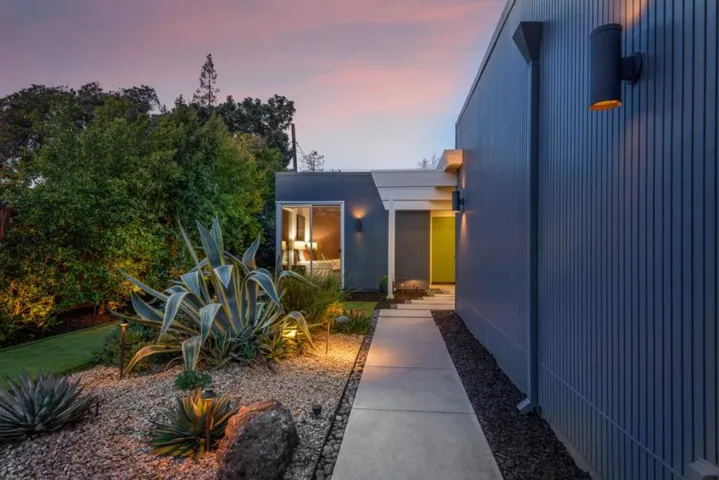 3805 Carlson Circle, Palo Alto, California 94306