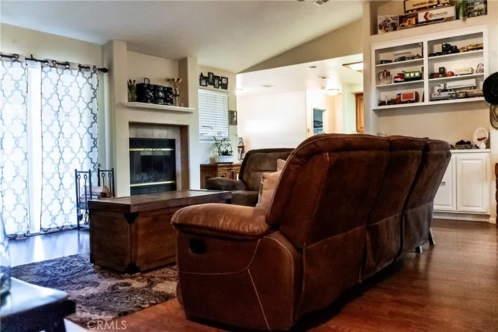 17591 Adobe Street, Hesperia, California 92345