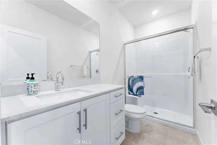 Downstairs full bath
