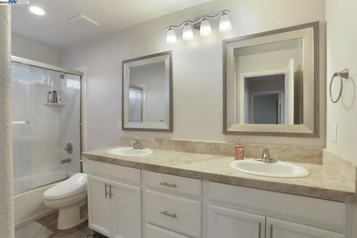 2nd Floor Guess Bath Rm
