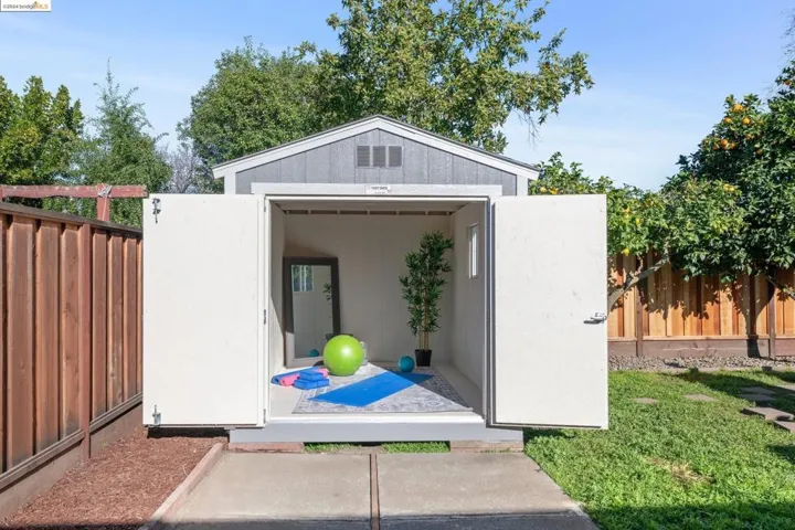 2078 Whelan Ave, San Leandro, California 94577