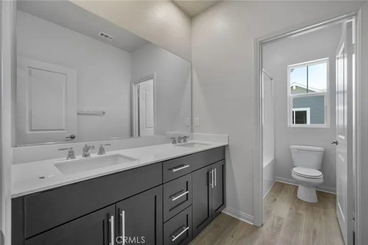 1518 Wingwood Lane, Vista, California 92083