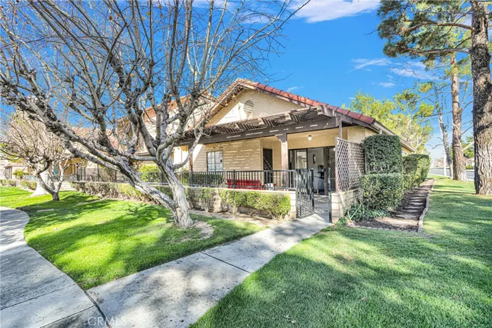 11674 Cedar Place, Apple Valley, California 92308