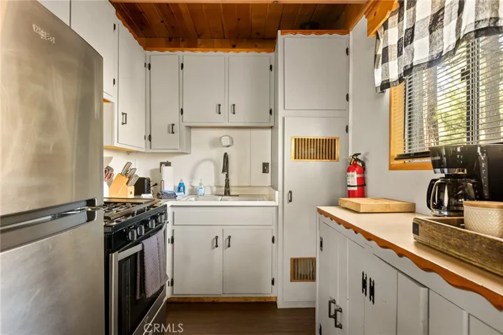 129 W Deer Horn Drive, Big Bear City, California 92314