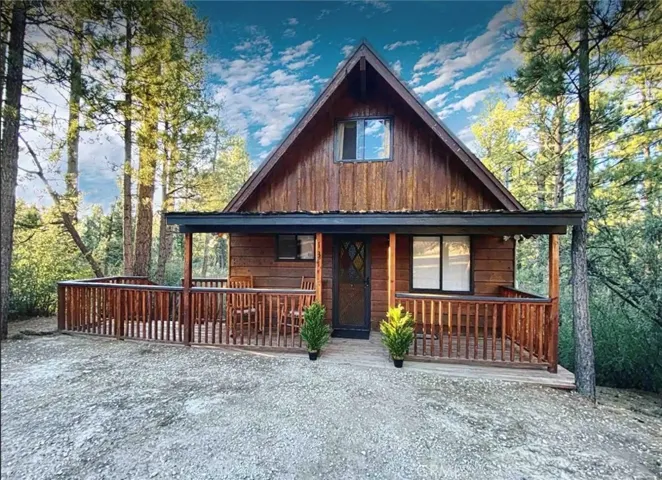 129 W Deer Horn Drive, Big Bear City, California 92314