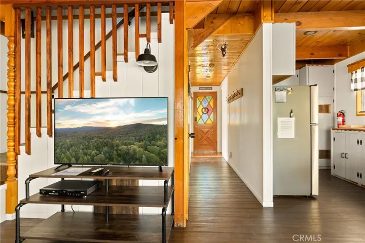 129 W Deer Horn Drive, Big Bear City, California 92314