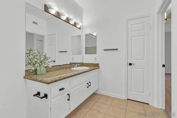 8228 Station Village Ln 1502, San Diego, California 92108