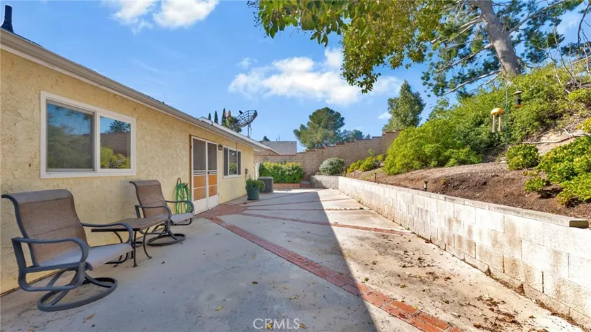 27525 Pamplico Drive, Valencia, California 91354