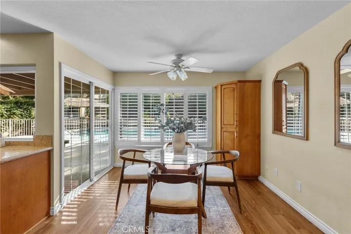 kitchen breakfast nook with view of the yard