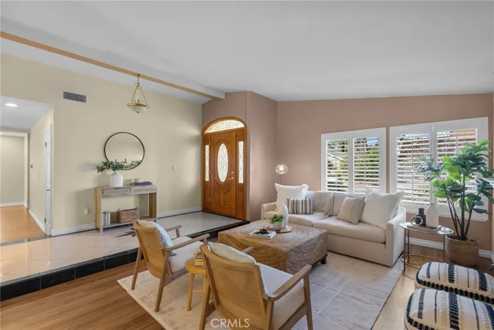 plenty of natural light, plantation shutters thourghout