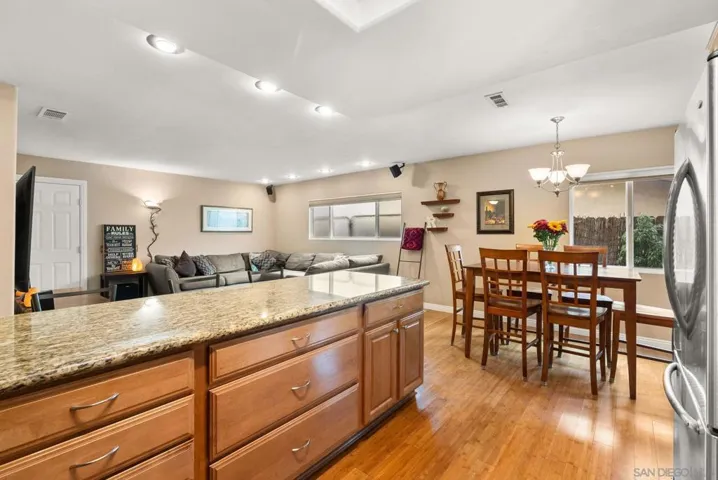 897 Granada Dr, Oceanside, California 92056