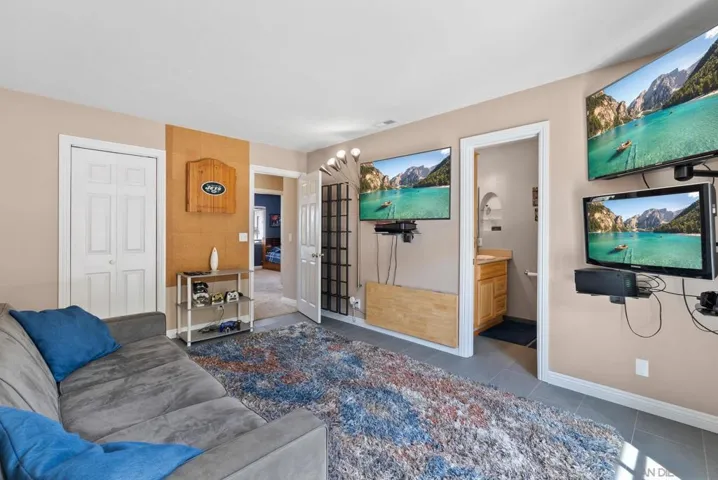 897 Granada Dr, Oceanside, California 92056