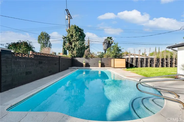 22901 Wyandotte Street, West Hills, California 91307