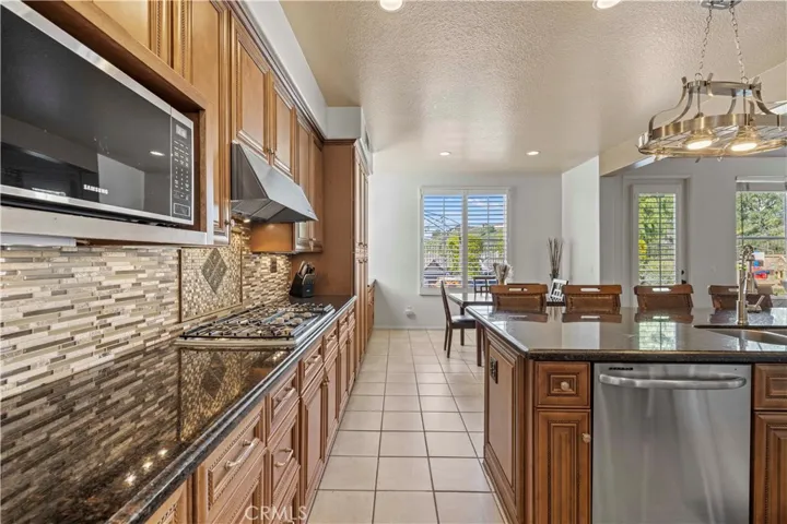 22141 Crestline Trail, Saugus, California 91390