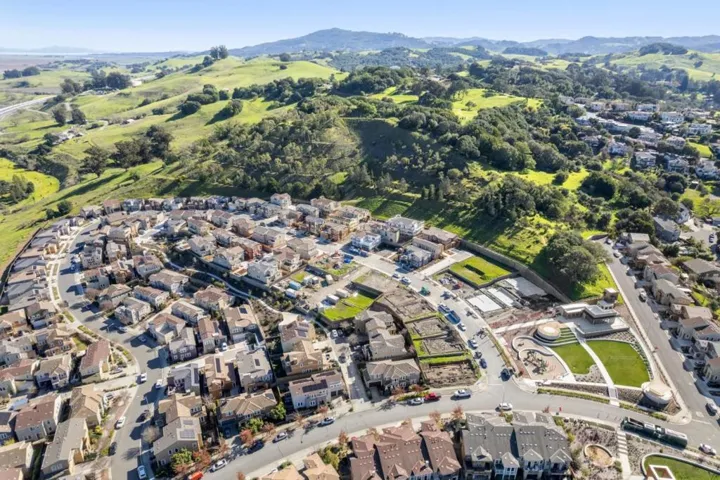 6 Turquoise Court, Petaluma, California 94952