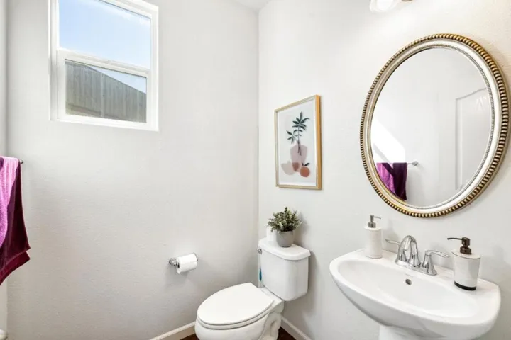 6 Turquoise Court, Petaluma, California 94952