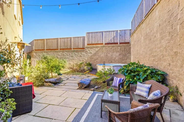 6 Turquoise Court, Petaluma, California 94952