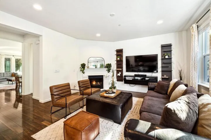 6 Turquoise Court, Petaluma, California 94952