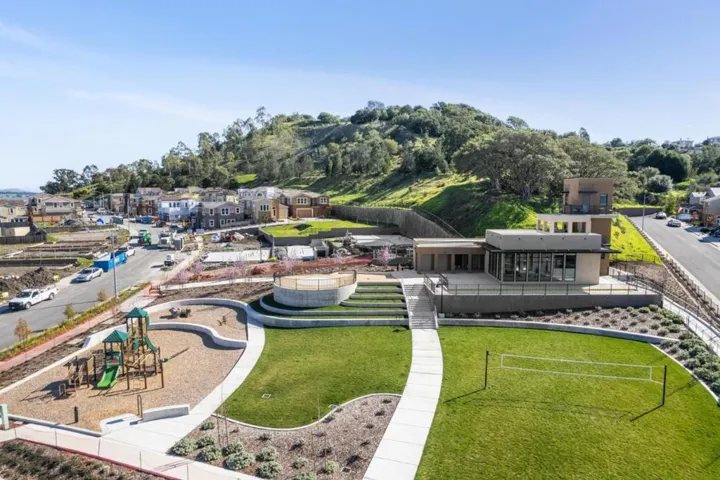 6 Turquoise Court, Petaluma, California 94952